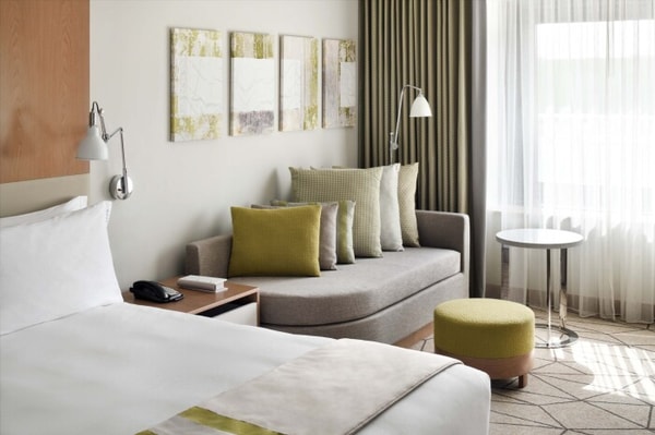 Holiday Inn & Suites